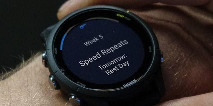 Garmin تطلق تحديثًا جديدًا لساعاتها الذكية مع تحسينات لـ Garmin Coach واستعداد التدريب