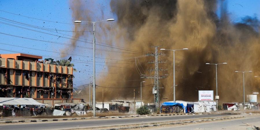 الاحتلال الإسرائيلي يواصل تدمير مستشفيات غزة ويحرم 40 ألف فلسطيني من الرّعاية الصّحية