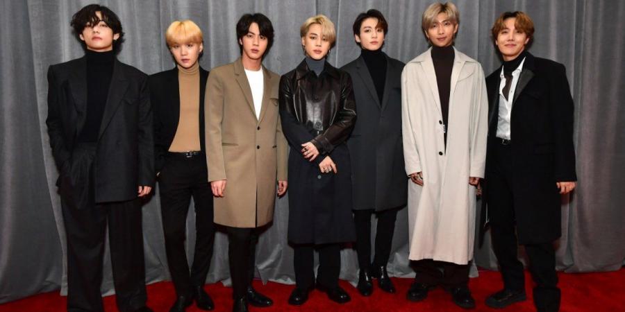 13:15
لبنان الجمال

عضو فرقة BTS يتبرع لذوي ضحـ ايا الطائرة الكورية