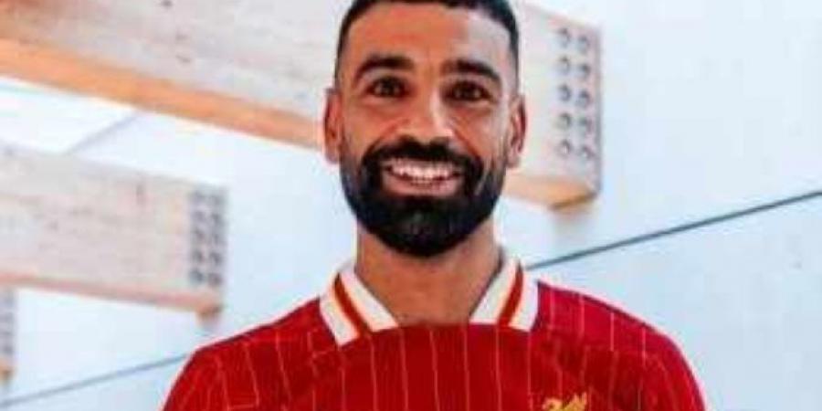 جيمى كاراجر يتوقع تتويج محمد صلاح بأربع جوائز فردية فى 2025