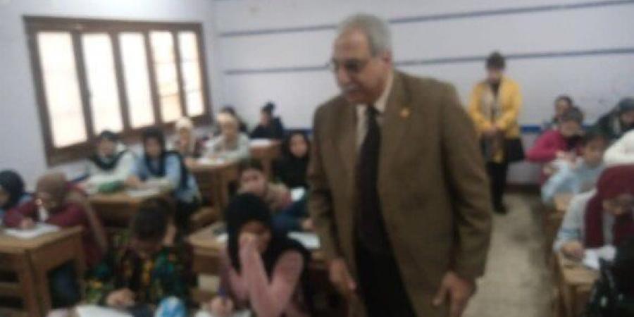 جولة تفقدية لمدير تعليم القليوبية على لجان امتحانات النقل.