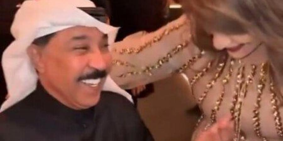 بعد أزمة عبد المجيد عبد الله.. عبد الله الرويشد يتصدر التريند بسبب قبلة